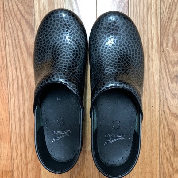 DANSKO‎ Professional Clogs Black Mosaic Patent Leather EU 39 - Picture 1 of 5
